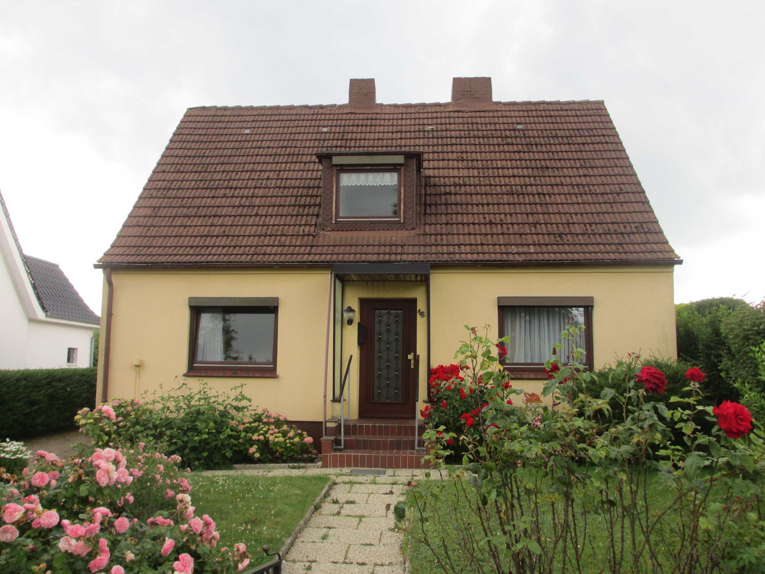 Foto Einfamilienhaus mit Traumgrundst�ck in Probsteierhagen