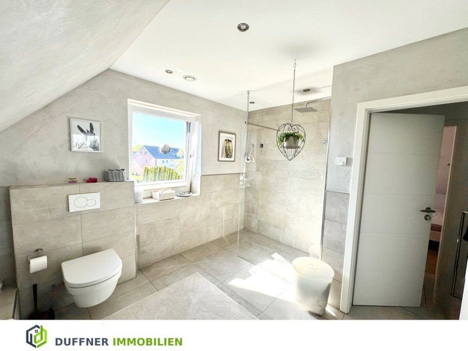 Badezimmer im Dachgeschoss Einfamilienhaus Probsteierhagen