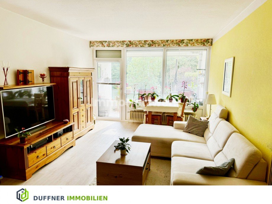 Wohnzimmer b Etagenwohnung Kiel