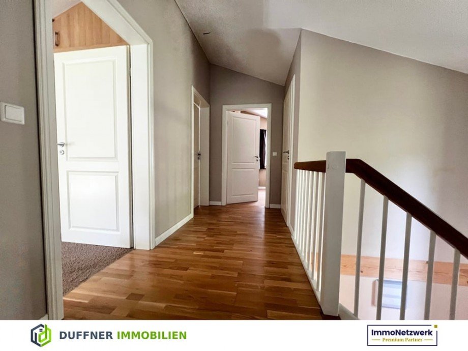 Flur OG Einfamilienhaus Rosengarten