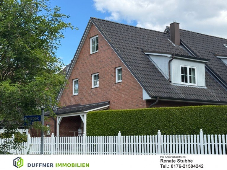 KB Aussenansicht Laboe Einfamilienhaus Verkauft: Charmante Doppelhaush�lfte in strandnaher Lage von Laboe