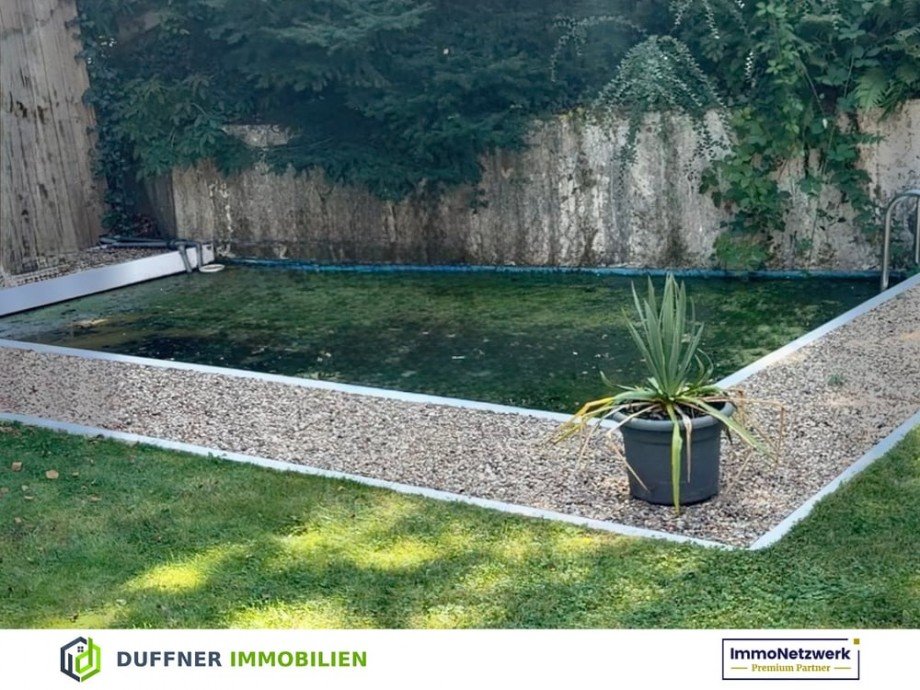 Swimmingpool Einfamilienhaus Rosengarten