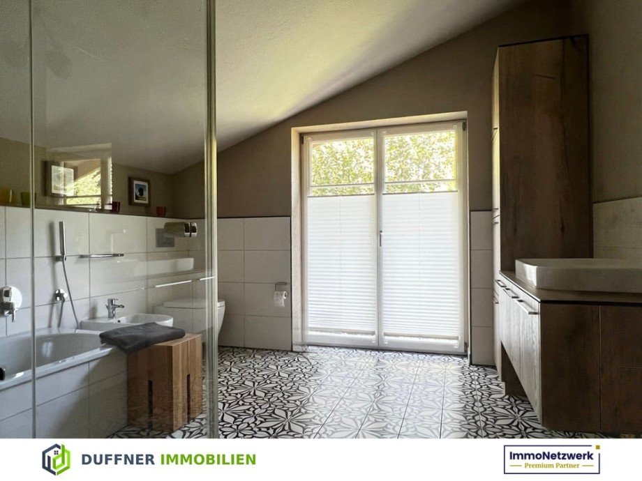 Bad OG Einfamilienhaus Rosengarten