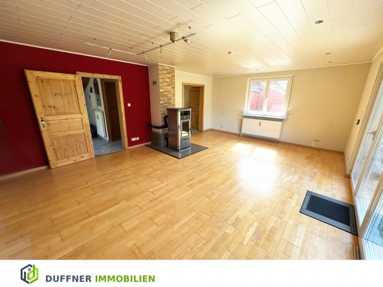 Wohnzimmer Heikendorf / Neuheikendorf Zweifamilienhaus VERKAUFT: Mehrgenerationenhaus mit sehr gro�em Grundst�ck